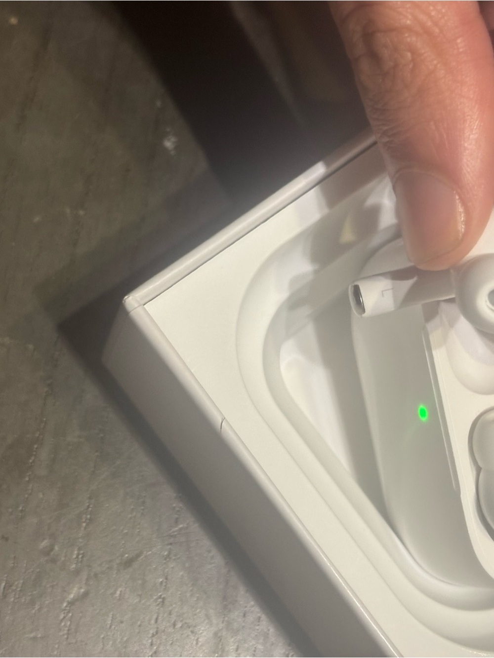 Wireless Earbuds with Charging Case - White